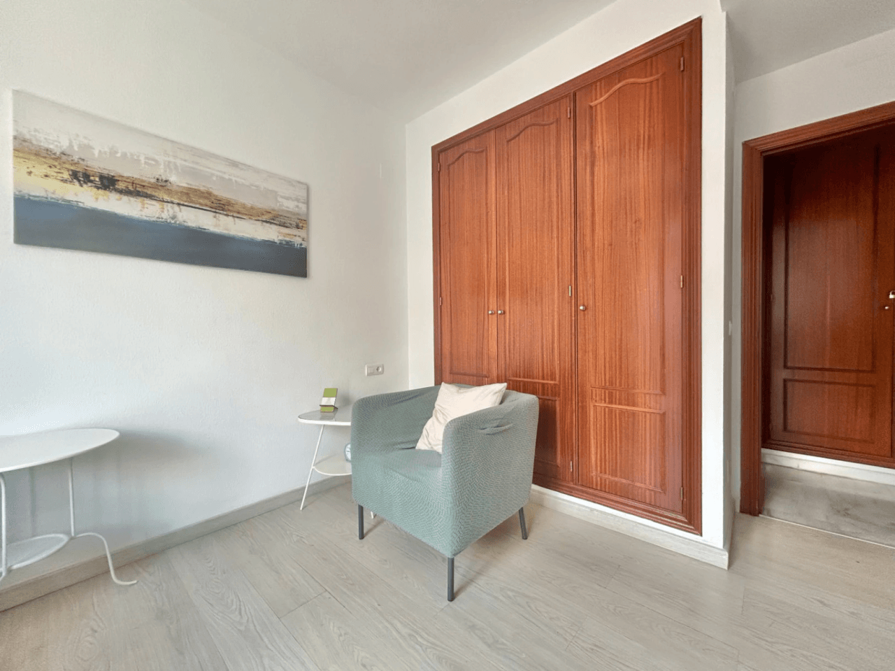Apartment for sale with tourist license.