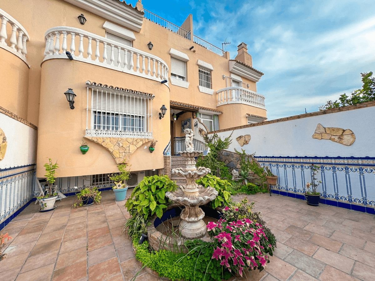 House - Semi-detached House for sale in Málaga
