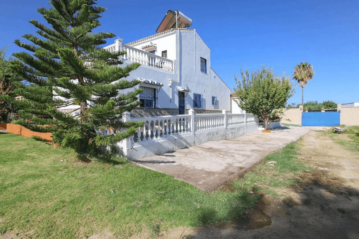 House - Detached Villa for sale in Alhaurín De La Torre