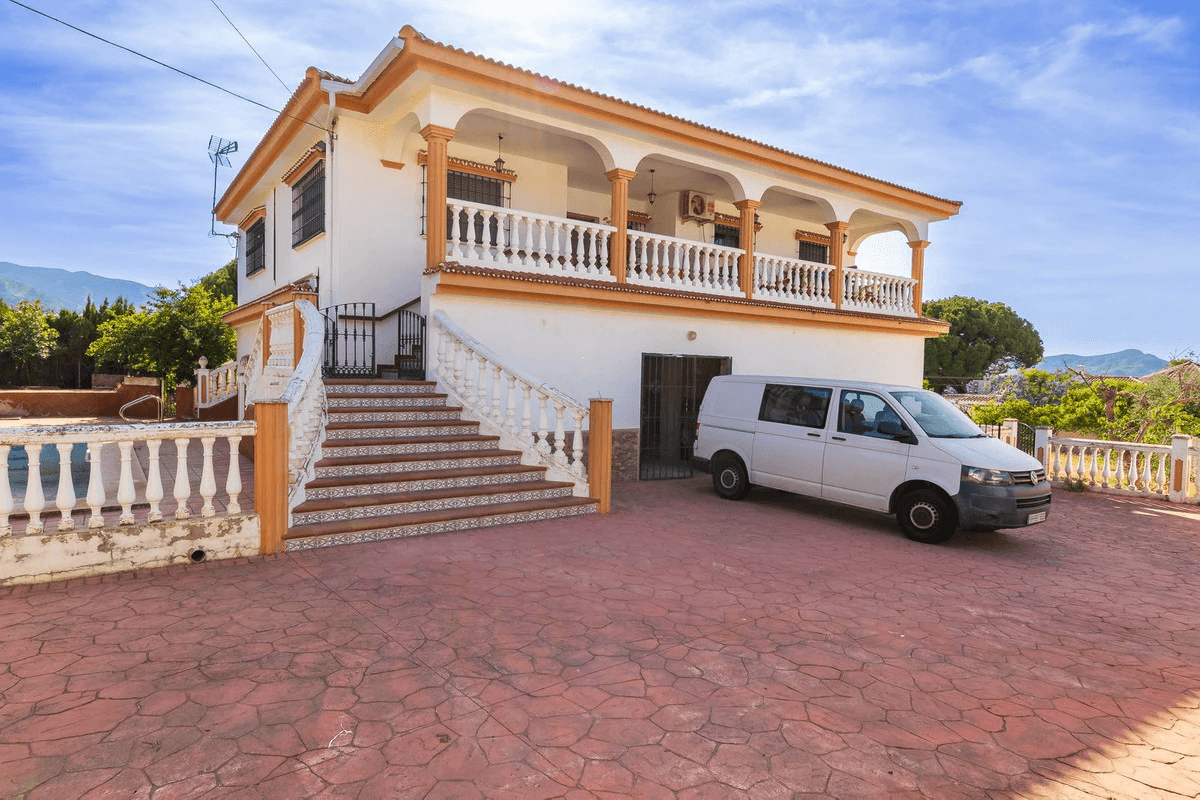House - Detached Villa in Alhaurín De La Torre