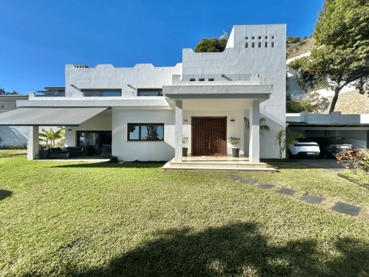 Villa with sea views in Pinares de San Antón
