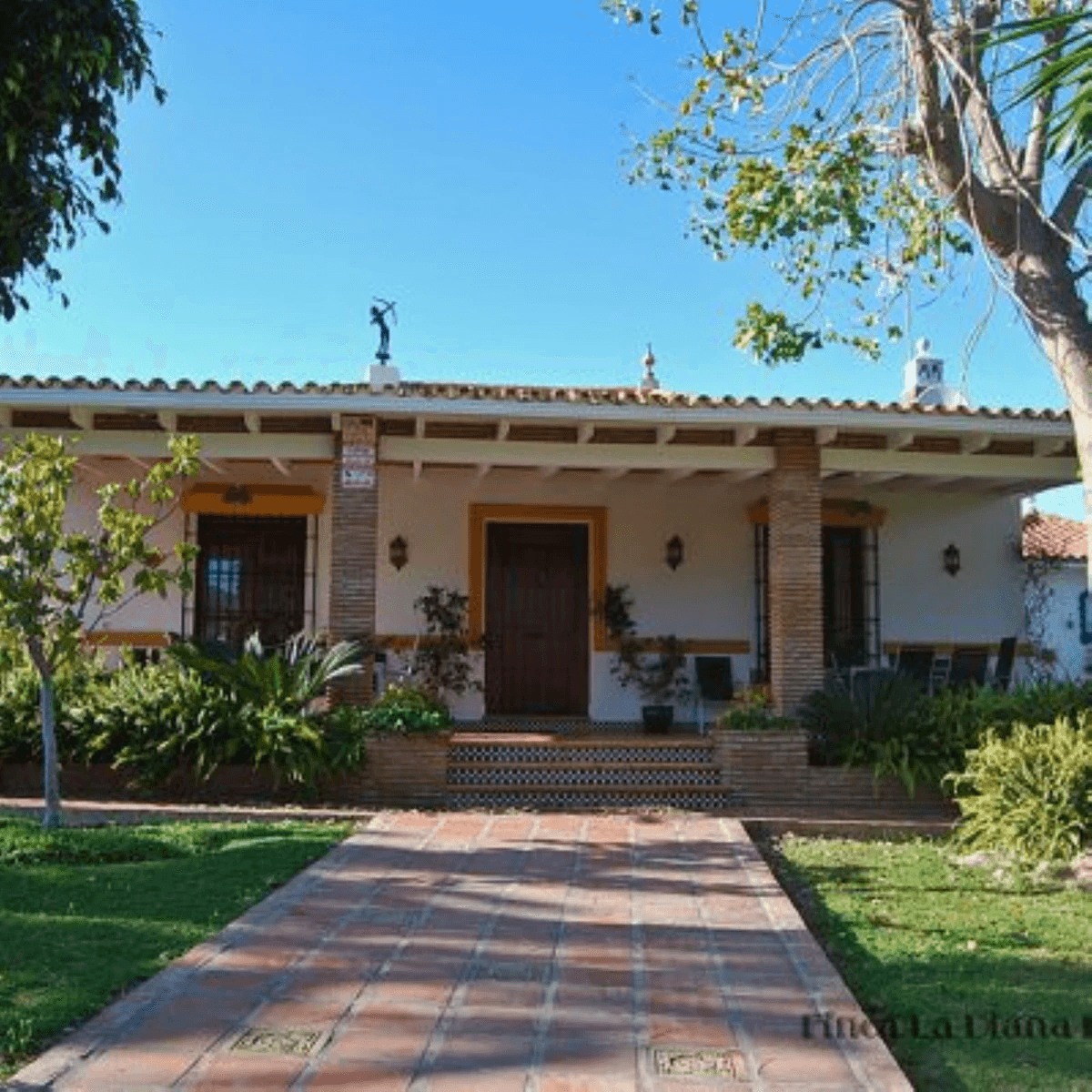 House - Detached Villa for sale in Alhaurín De La Torre