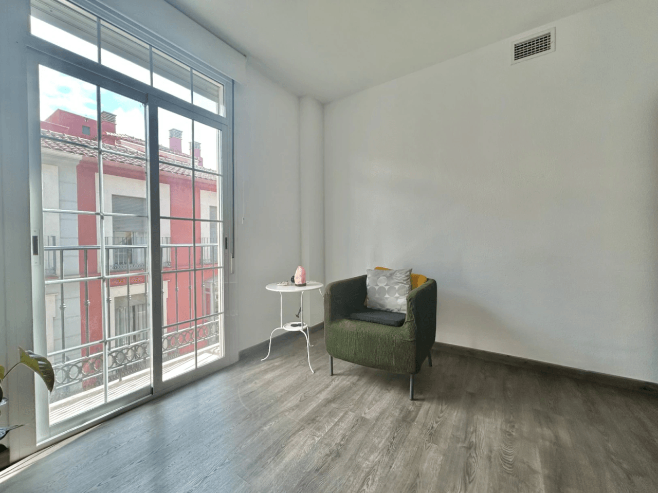 Apartment for sale with tourist license.