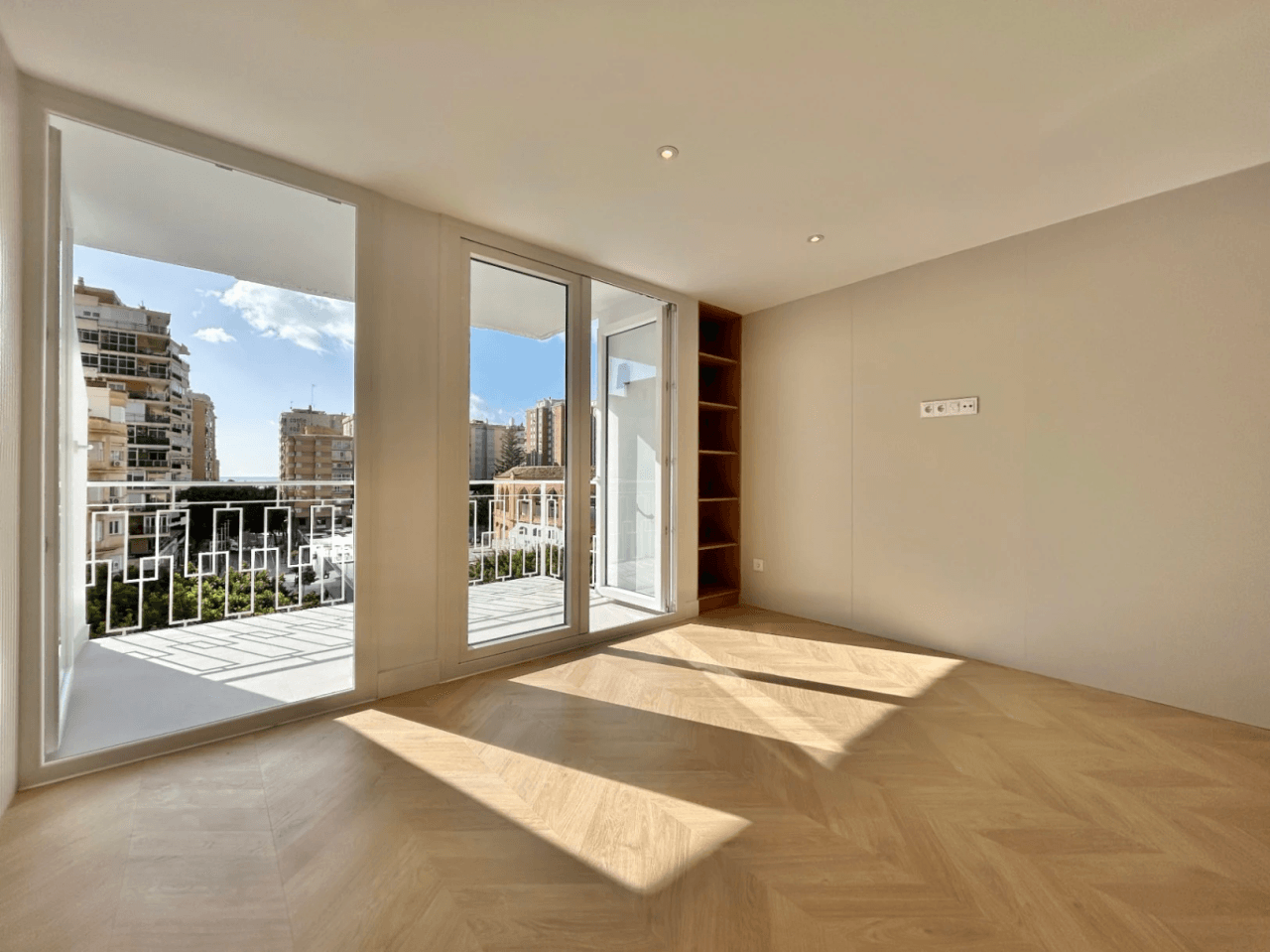 Apartment for sale in Paseo Reding, Malaga East
