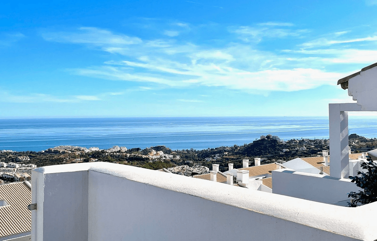 Duplex for sale in Benalmadena