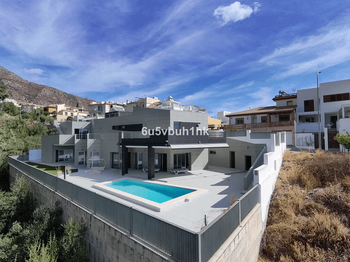 Semi-detached house for sale in Benalmadena