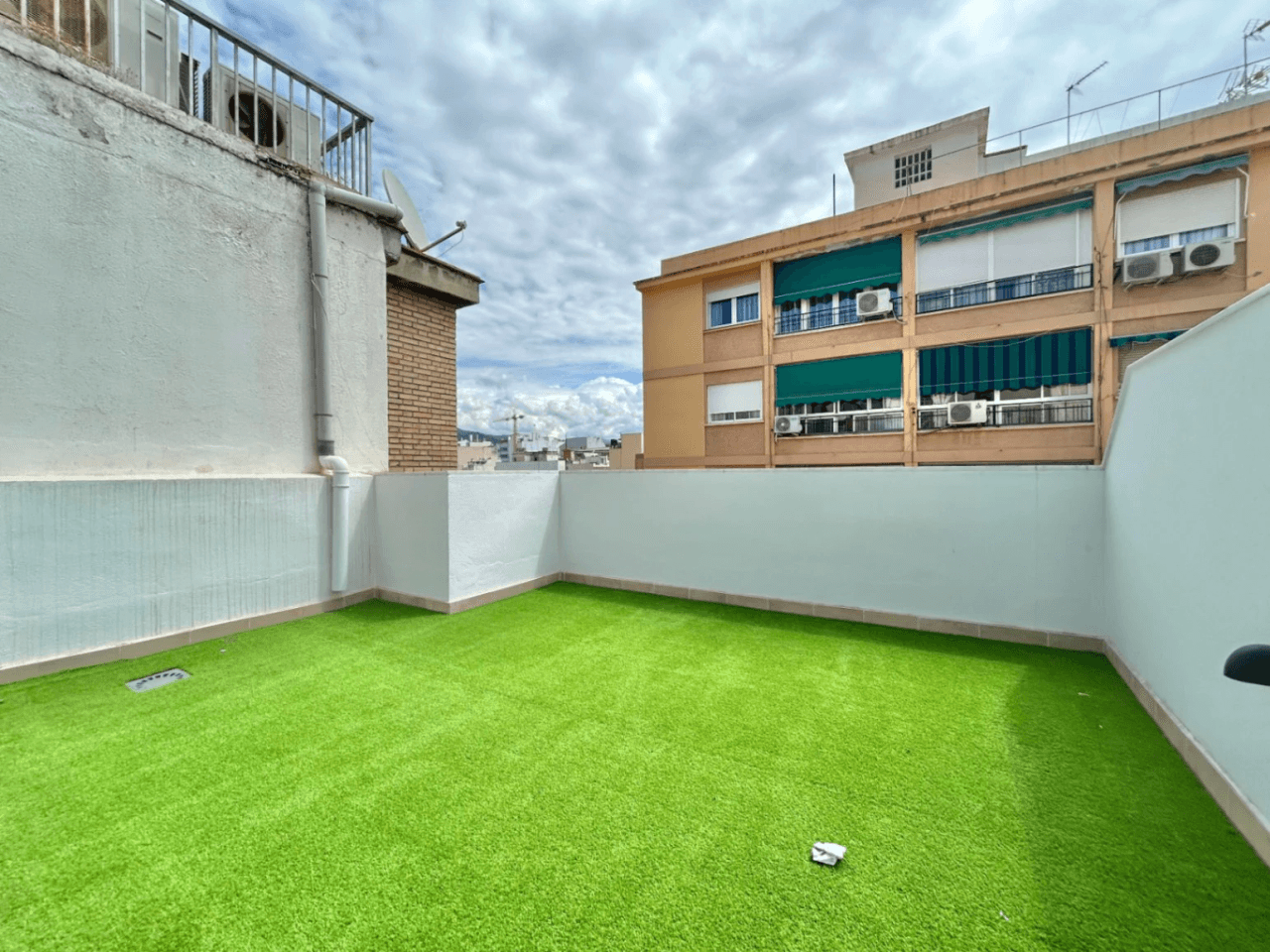 Studio with terrace for sale
