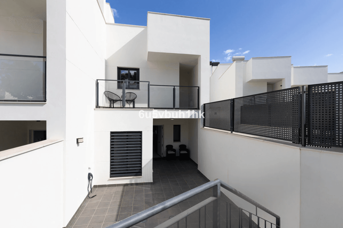 Terraced house for sale in Benalmadena