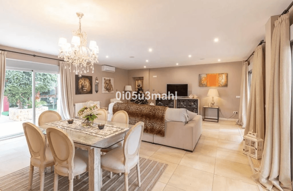 Maison jumelée à la vente à Málaga