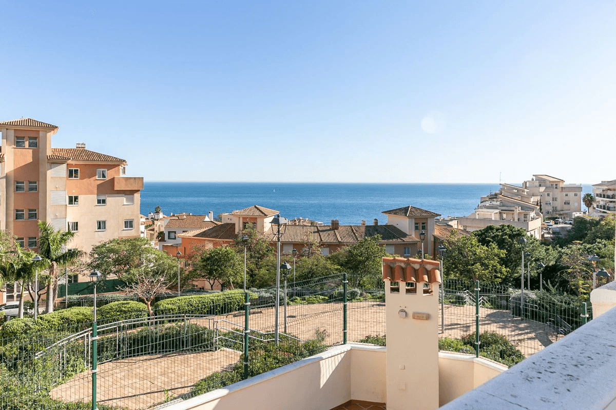 Duplex for sale in Benalmadena
