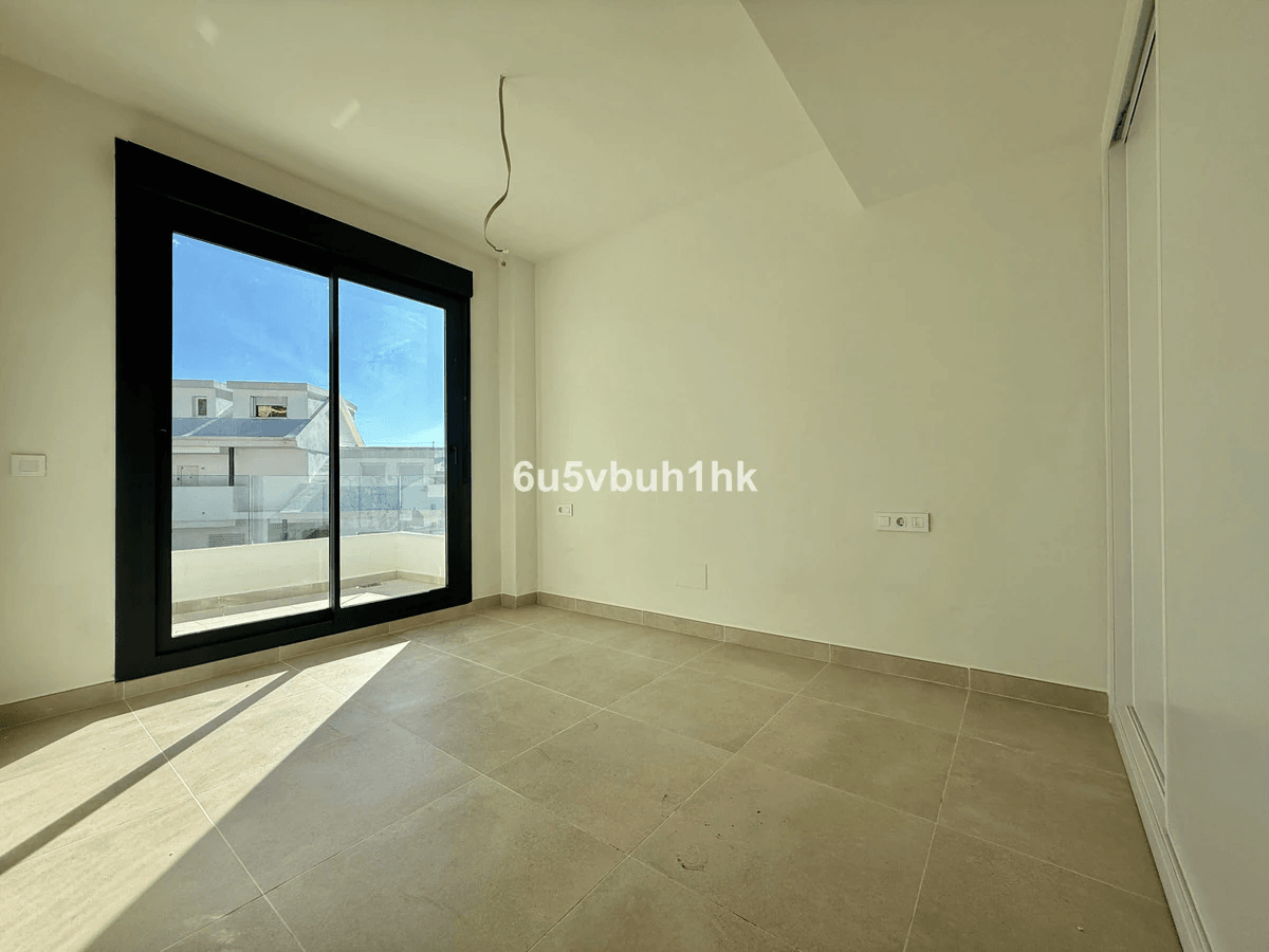 Terraced house for sale in Benalmadena
