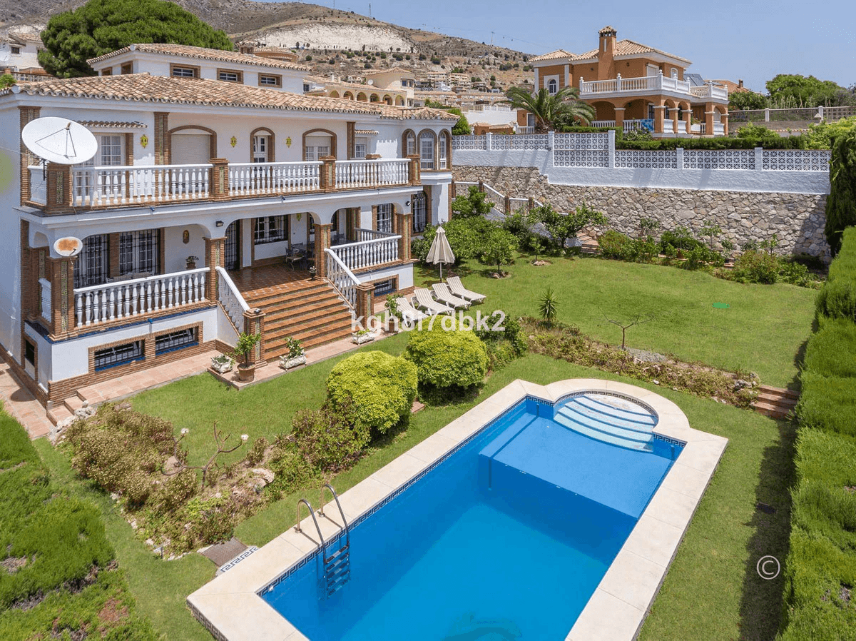 Tofamilieshus til salg i Benalmadena