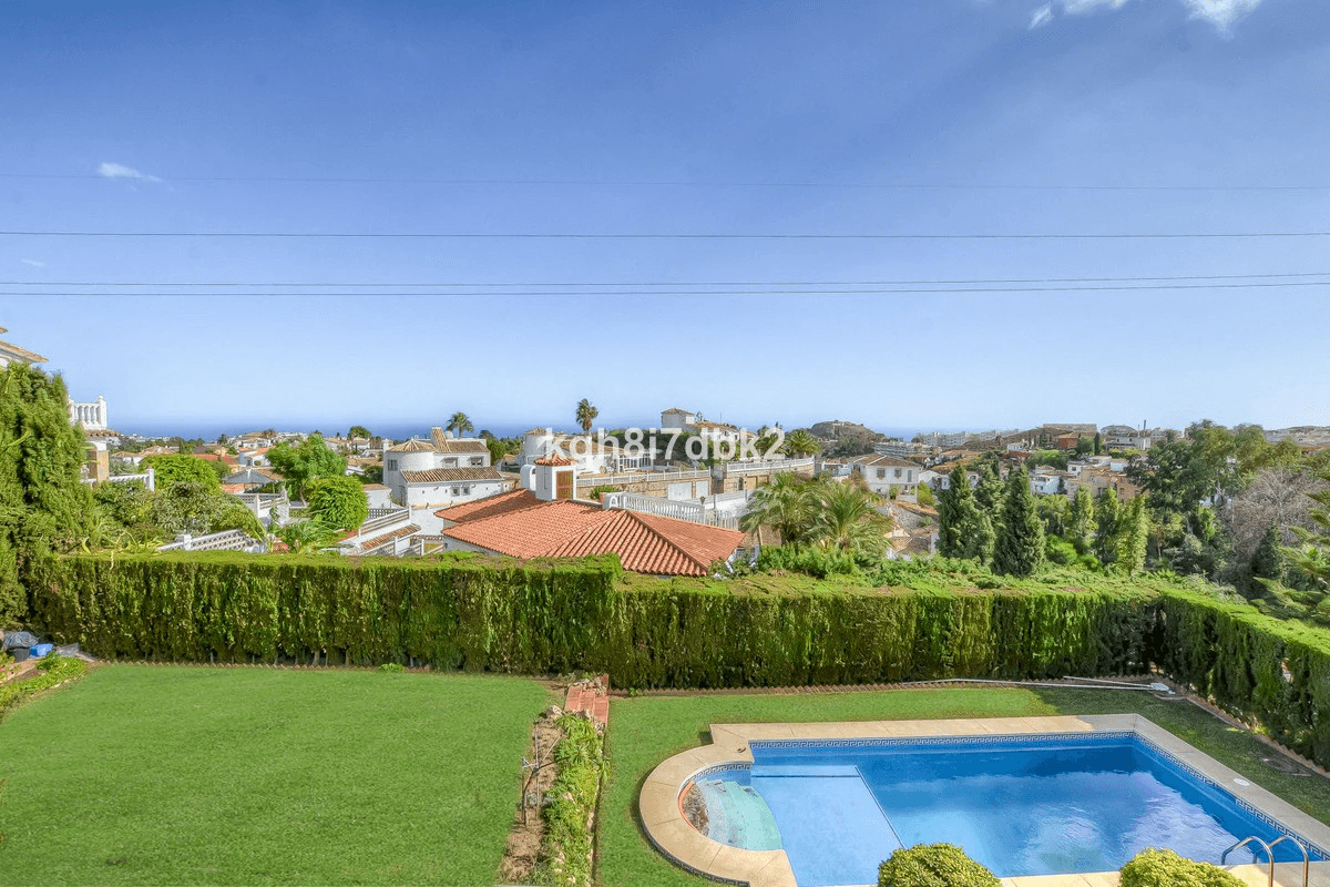 Tofamilieshus til salg i Benalmadena