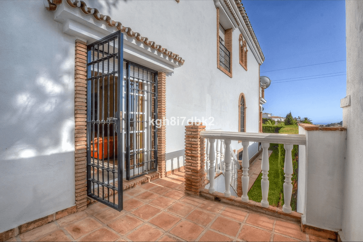 Tofamilieshus til salg i Benalmadena