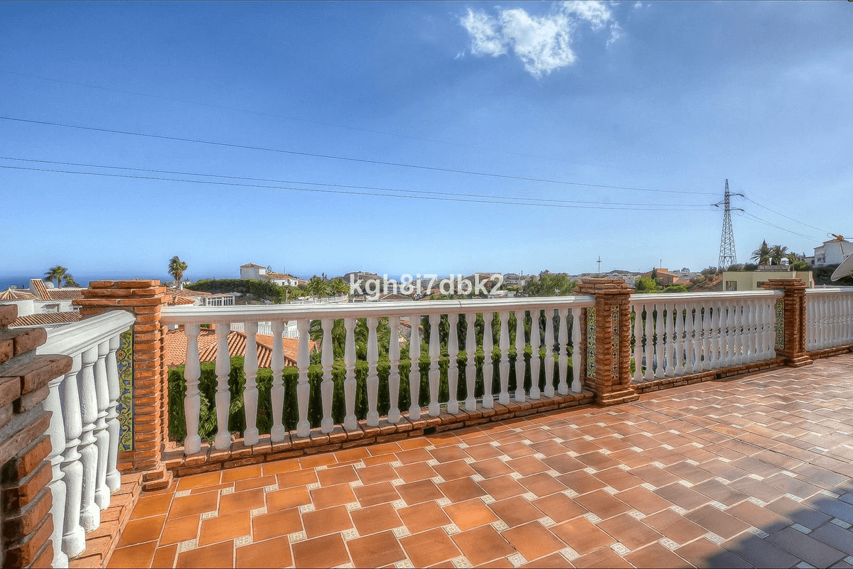 Tofamilieshus til salg i Benalmadena