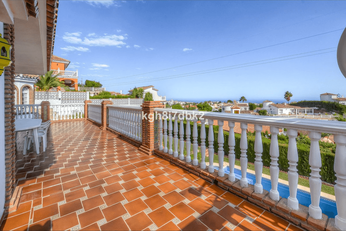 Tofamilieshus til salg i Benalmadena