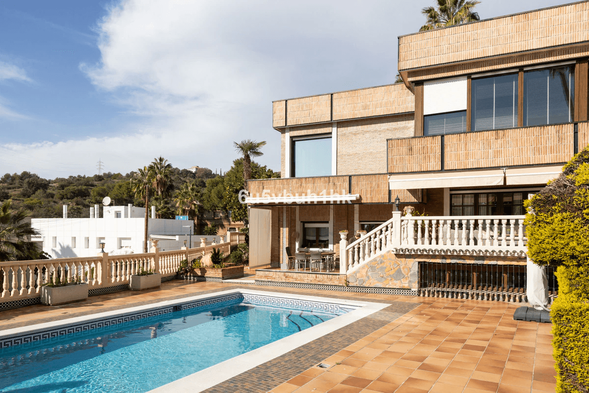 Semi-detached house for sale in Málaga