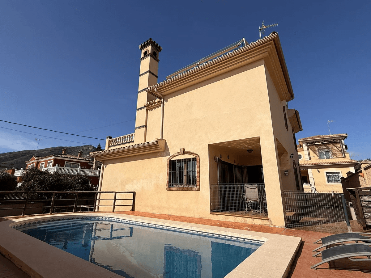 Halfvrijstaande woning te verkoop in Torremolinos
