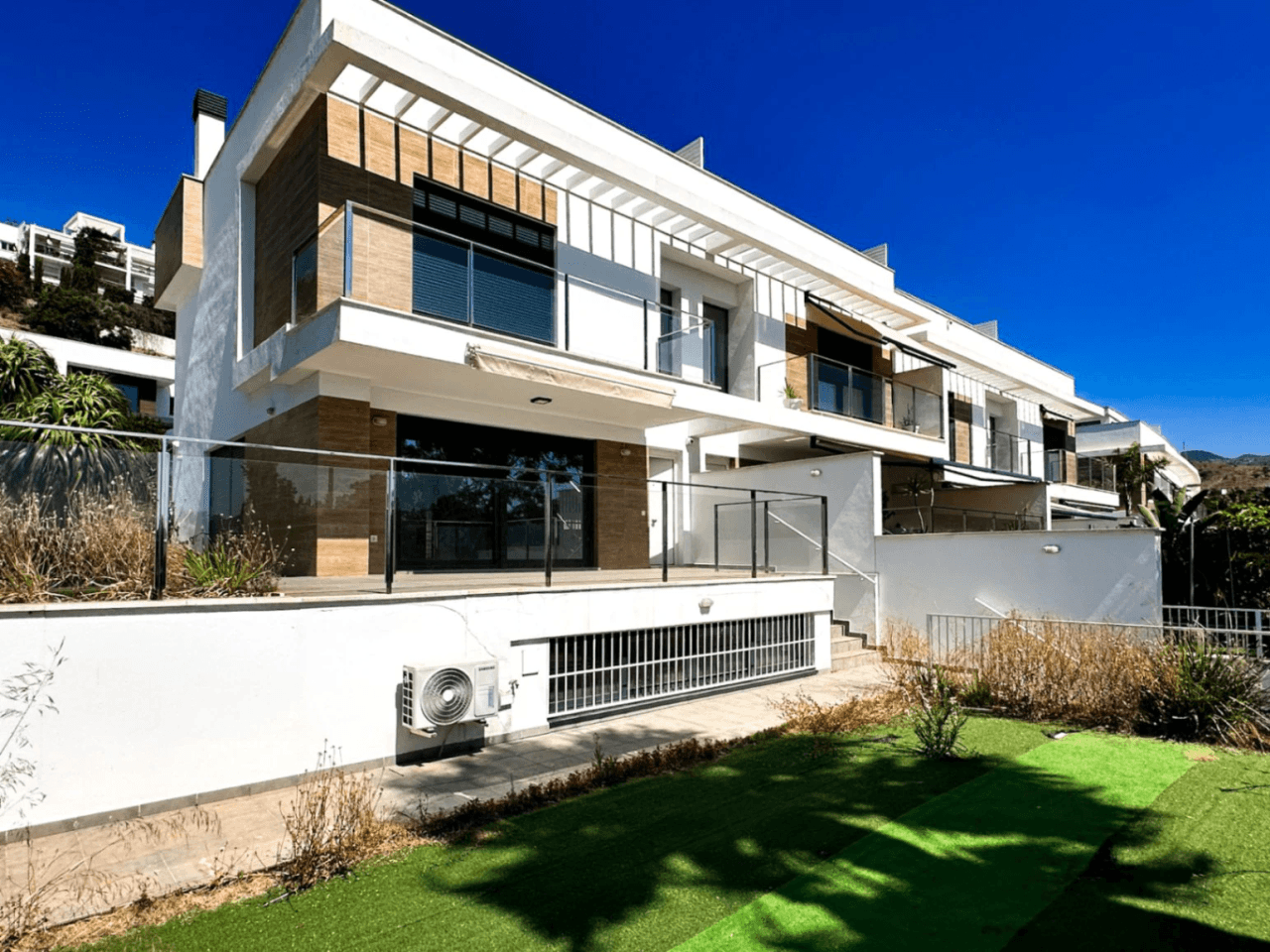 Exclusive semi-detached villa with stunning sea views in East Málaga