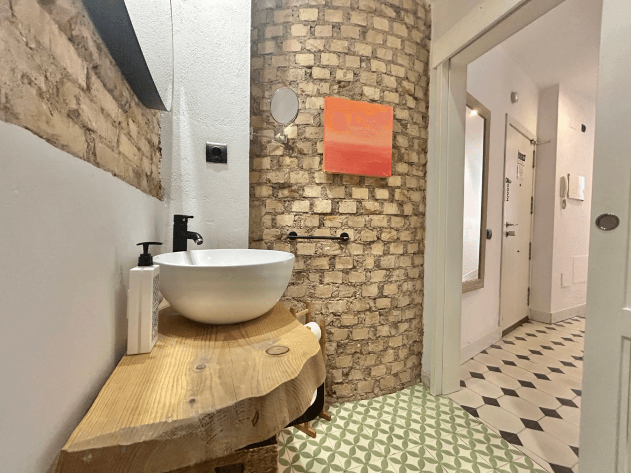 Apartment for sale with tourist license.